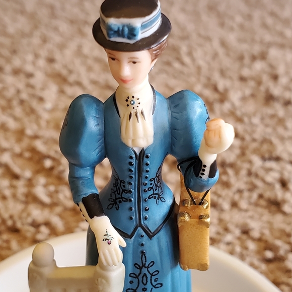 AVON 2009 Mrs Albee (Mini) - Picture 3 of 10